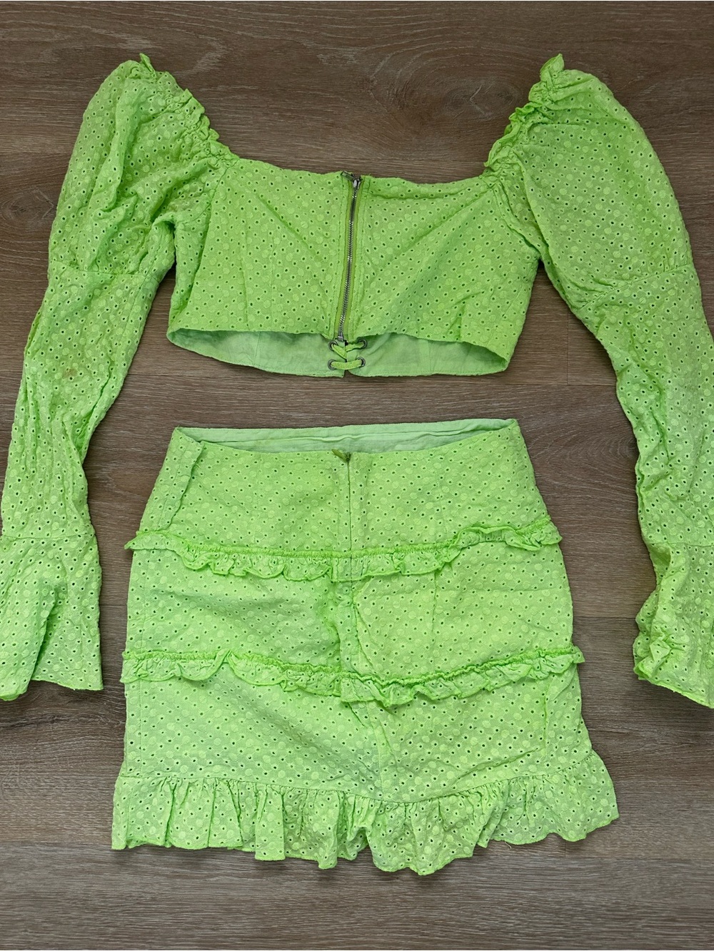 Green Matching Set - Picture 4 of 8
